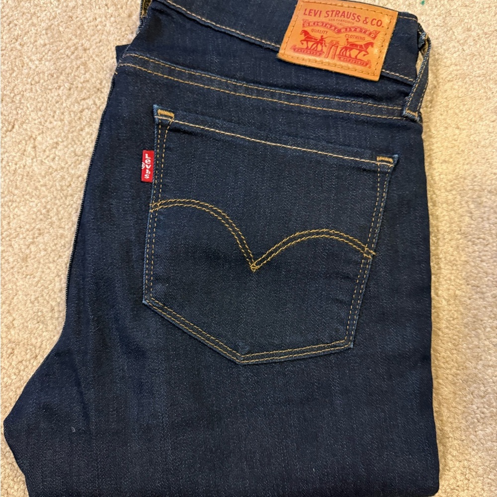 Levi's Women’s Skinny Dark Blue Jeans
